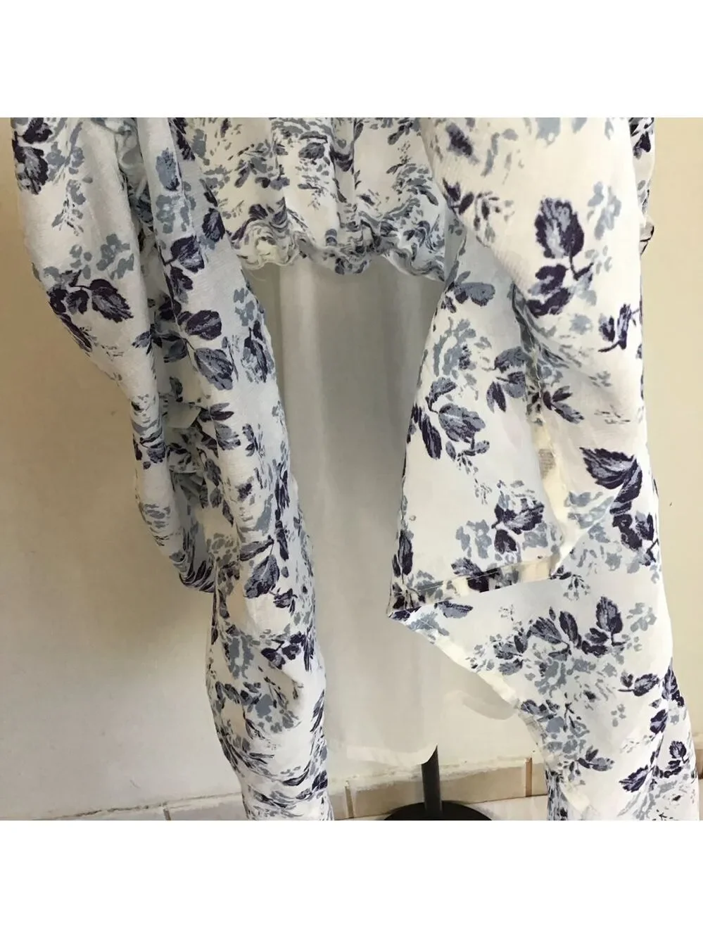Moon River Women Elegant White Blue Floral Tiered Backyard Party Maxi Dress M
